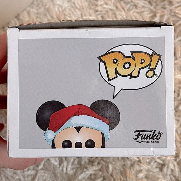 Funko Pop! 90 Year Anniversary Original #455 Holiday Mickey w/ Case VAULTED - Picture 5 of 8